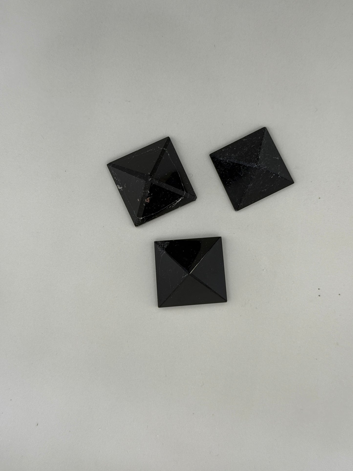 Pirámide de Turmalina Negra