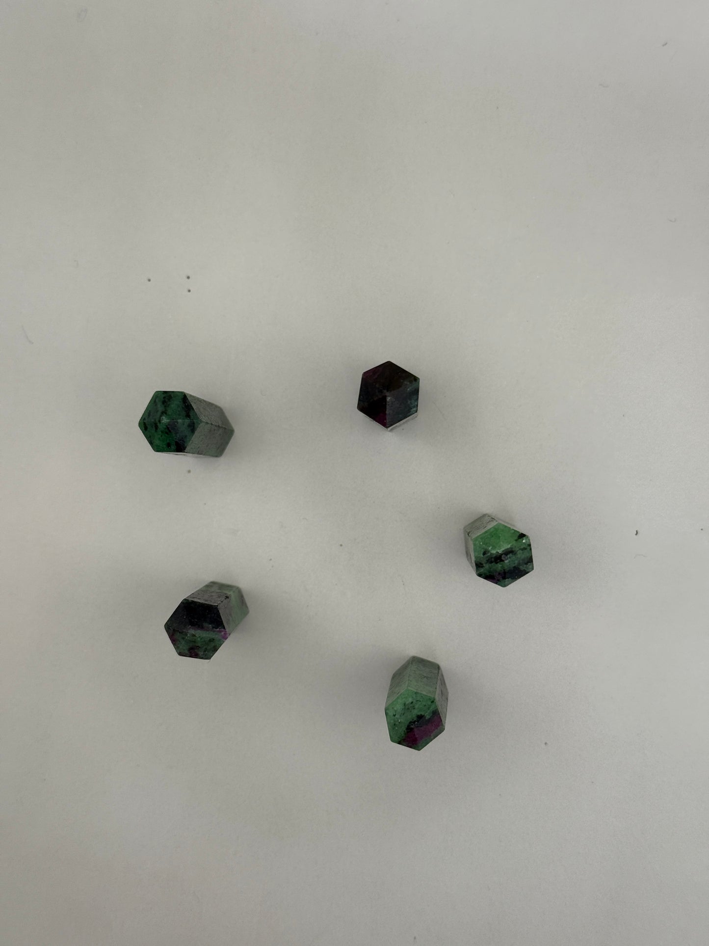 Punta generador de Rubi con Zoisita