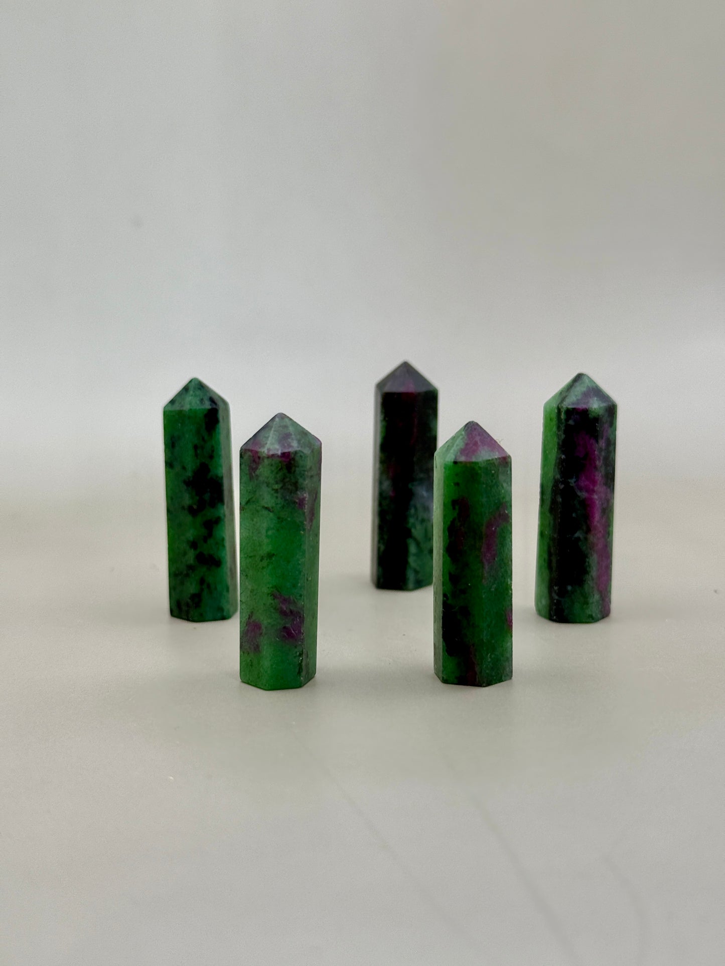 Punta generador de Rubi con Zoisita