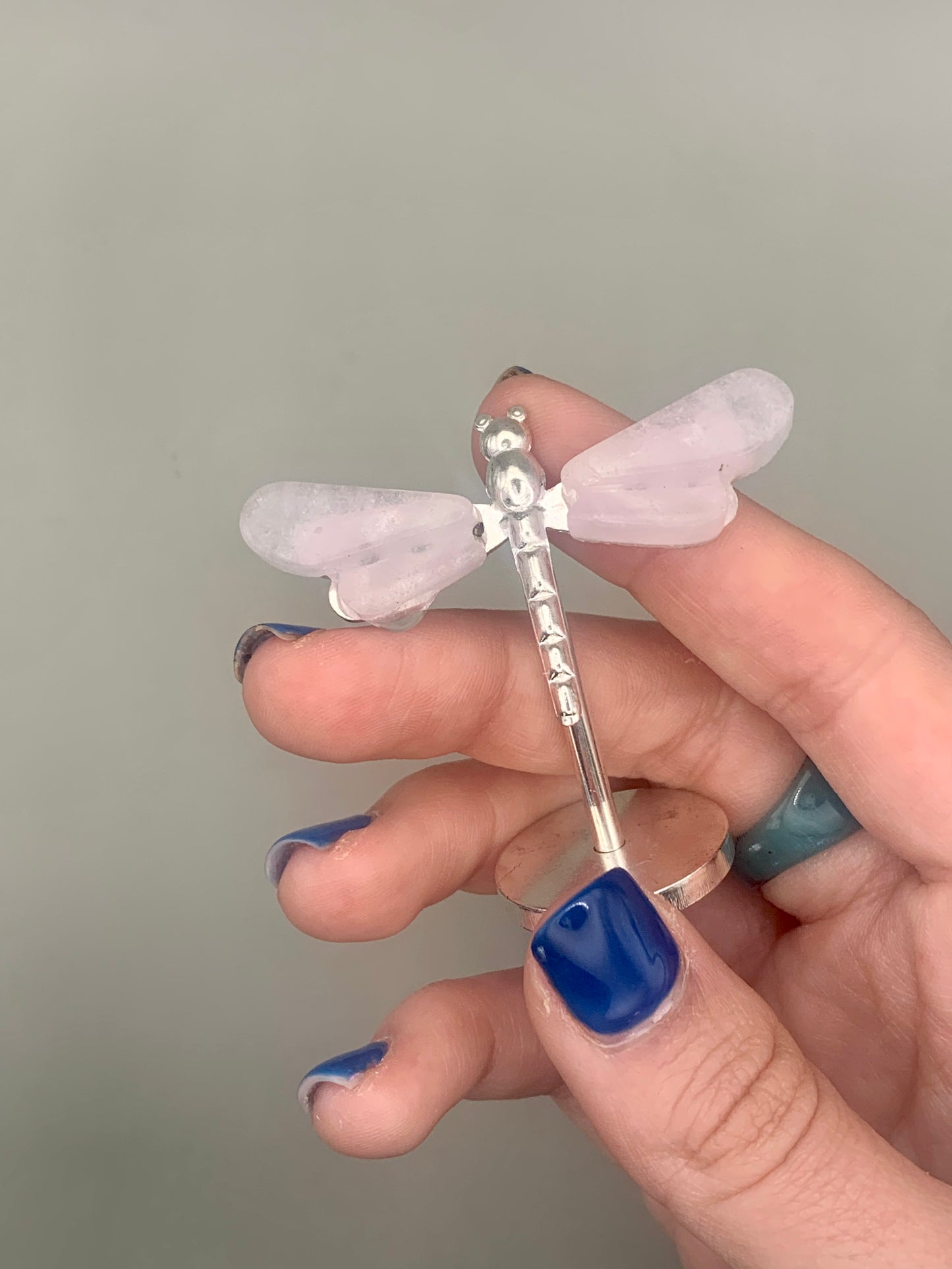 Libélula de cuarzo rosa 