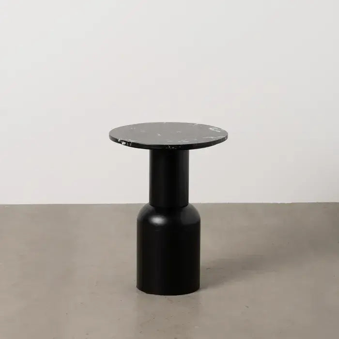 Mesa auxiliar de metal negra con sobre de mármol negro - La Quinta Vidal