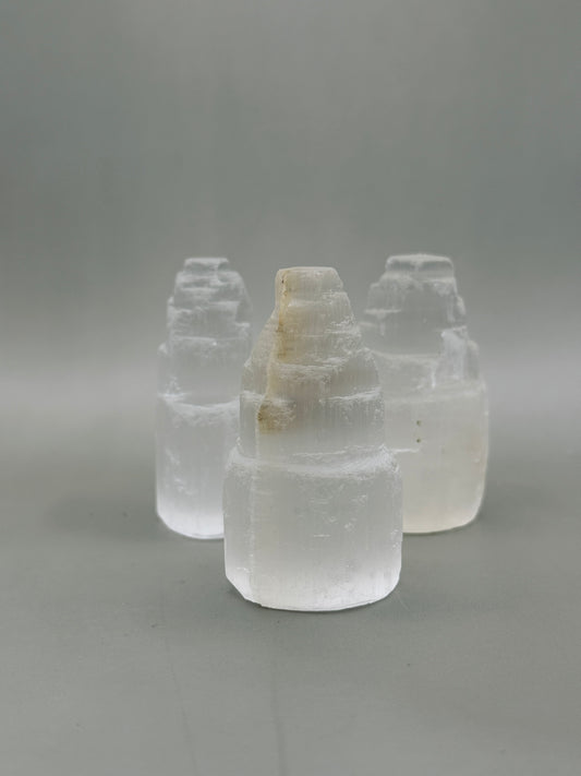 Monolito de mineral de Selenita pulida