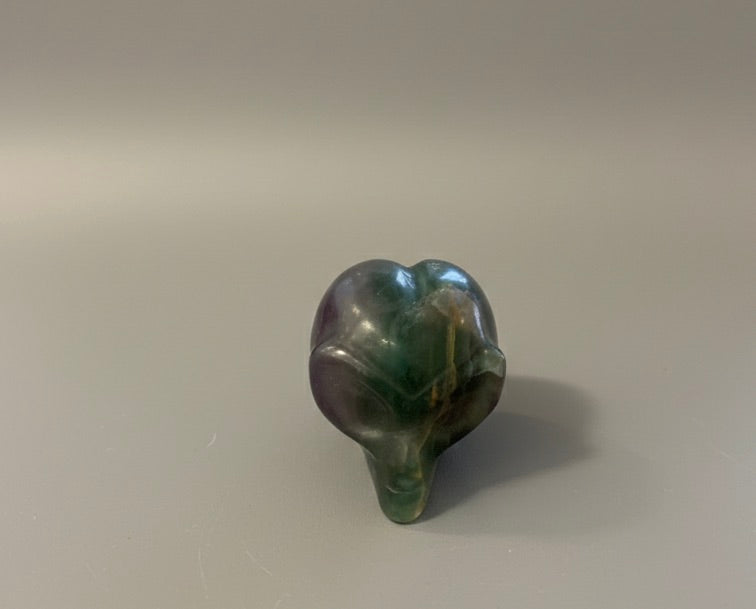 Ovni de mineral de fluorita multicolor