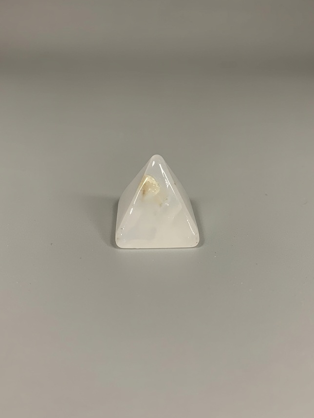 Pirámide de cuarzo rosa