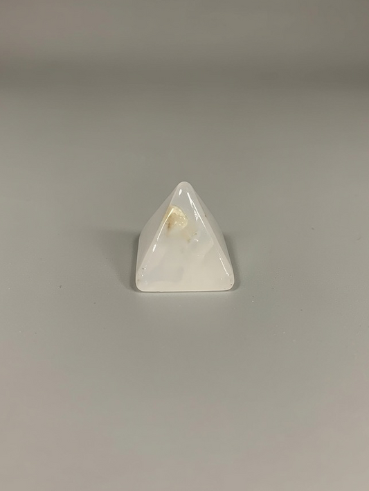 Pirámide de cuarzo rosa