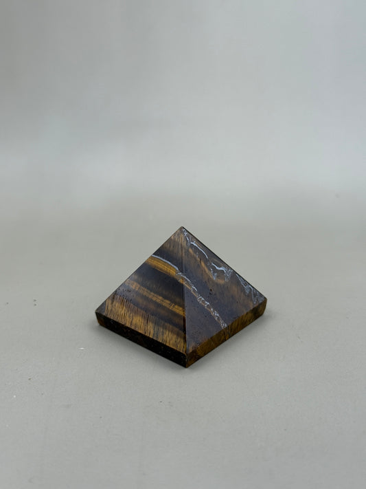 Pirámide de mineral ojo de tigre