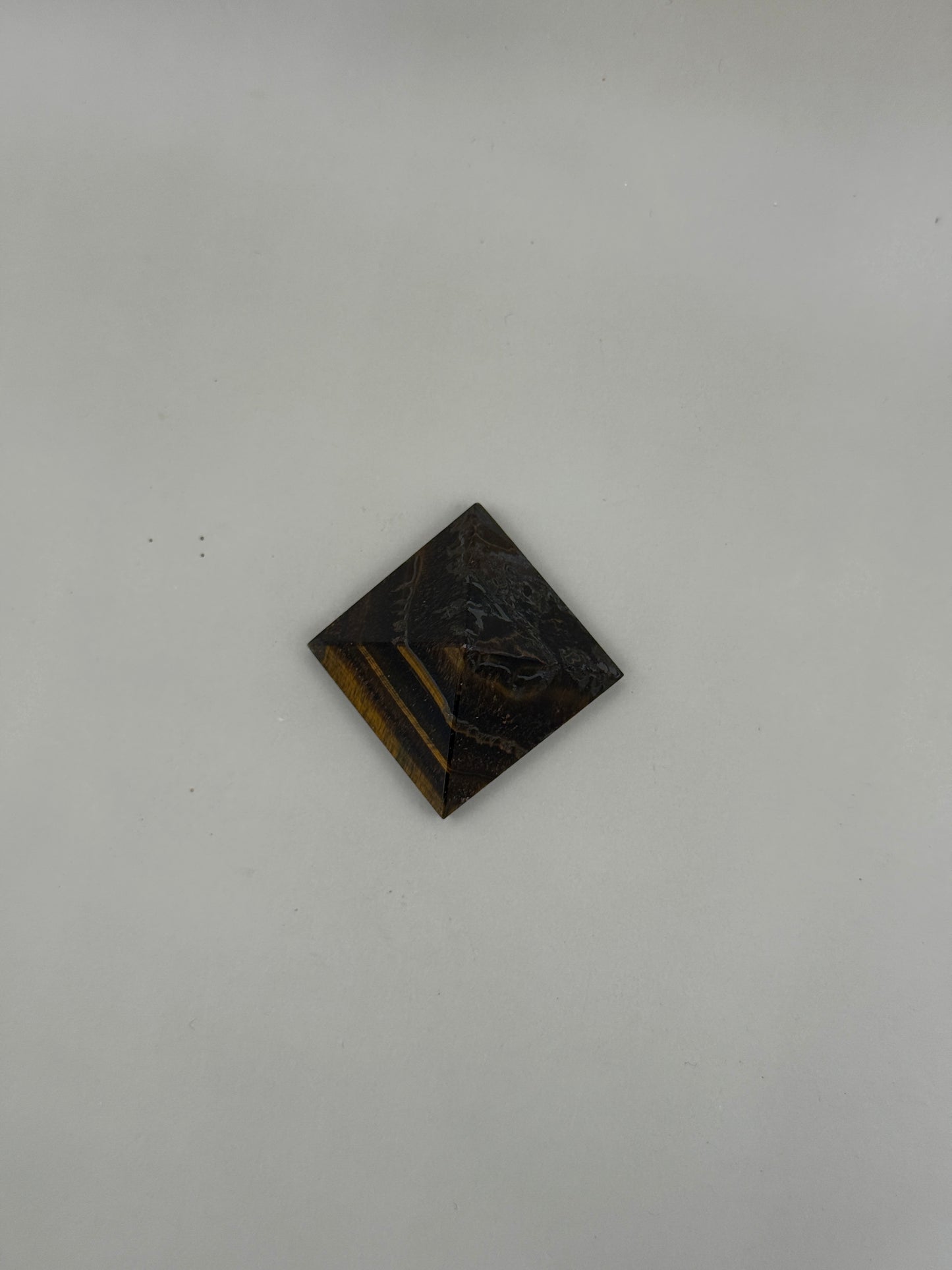 Pirámide de mineral Ojo de tigre