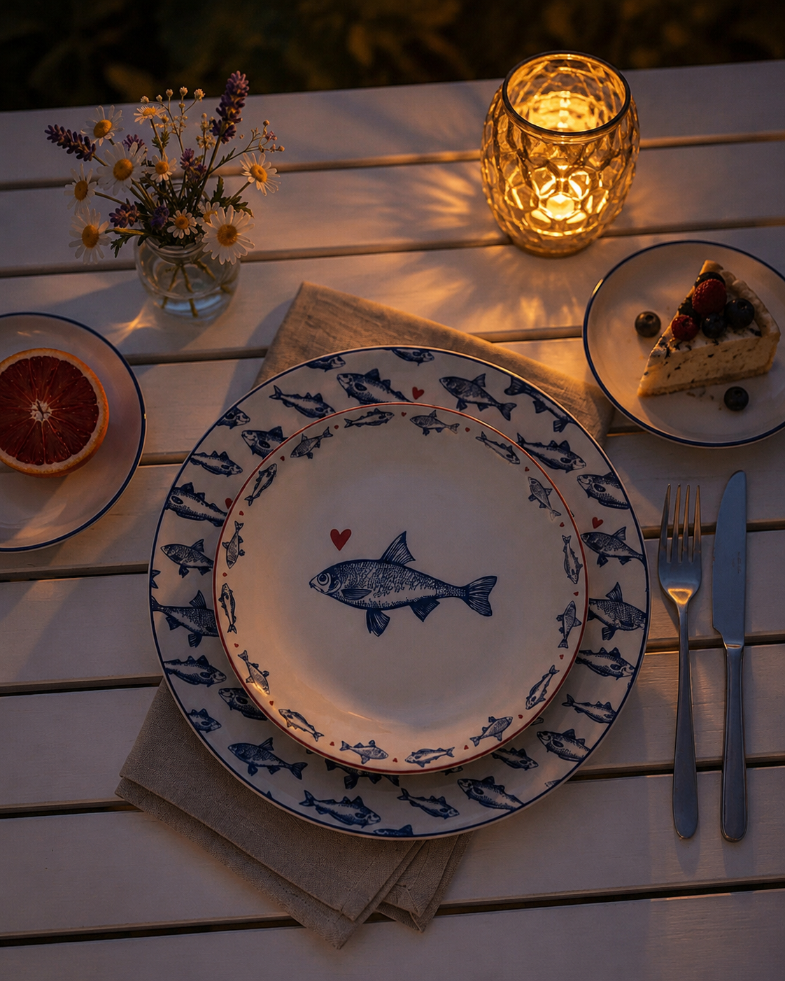 Plato de desayuno con peces de porcelana 