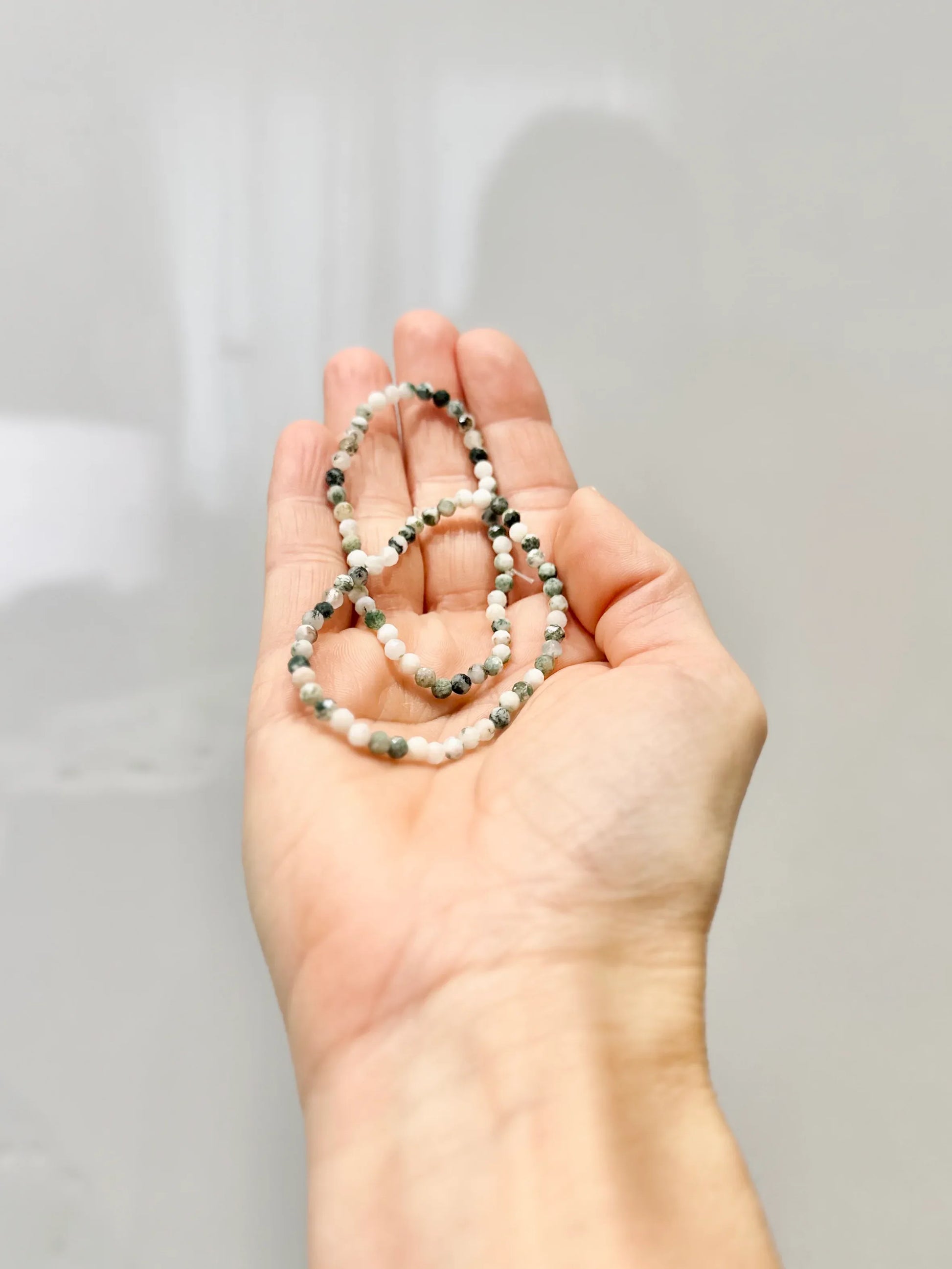 Pulsera de bolas de Ágata musgo facetado - La Quinta Vidal