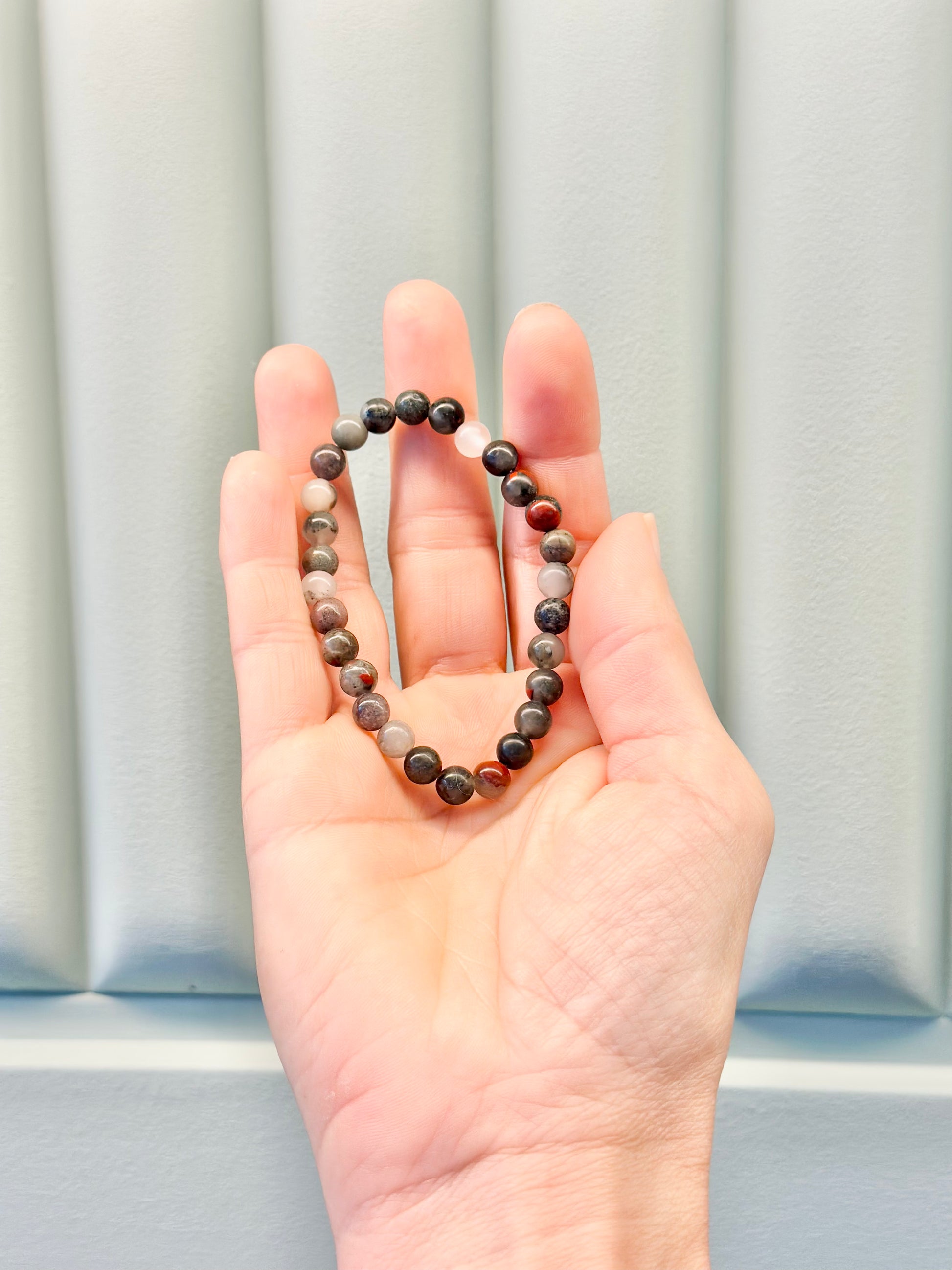 Pulsera de mineral de bolas de heliotropo, septonita o bloodstone