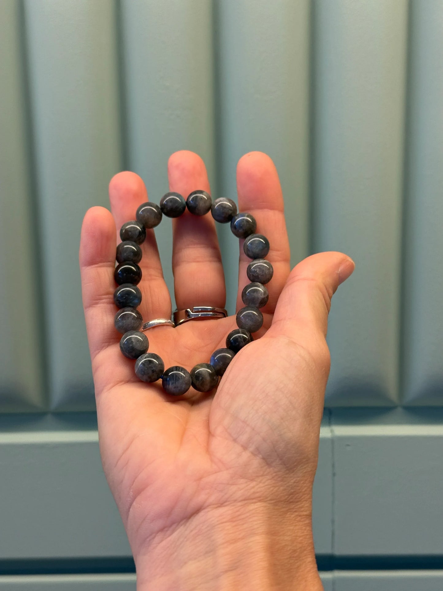 Pulsera de bolas de Labradorita - La Quinta Vidal