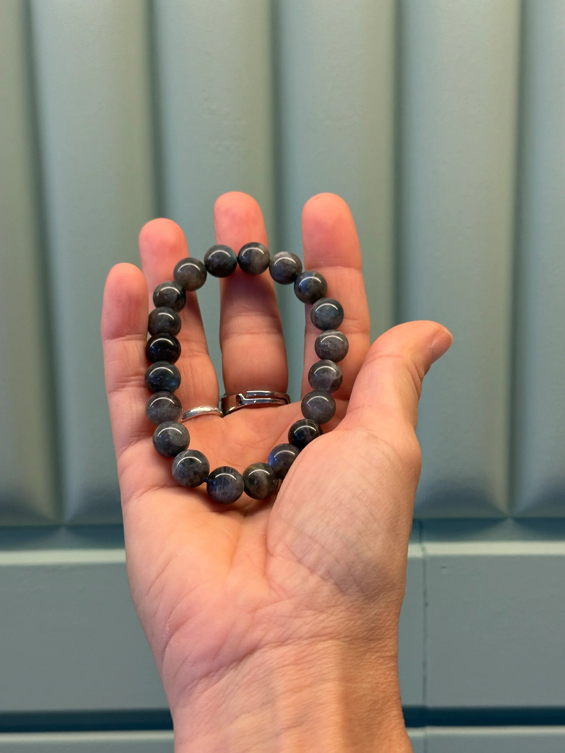 Pulsera de bolas de Labradorita - La Quinta Vidal