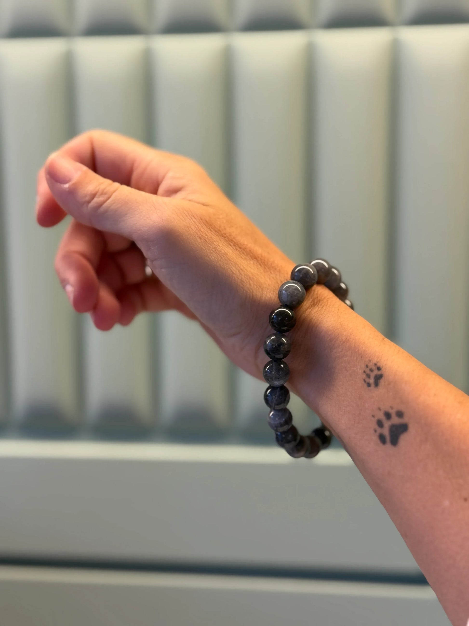 Pulsera de bolas de Labradorita - La Quinta Vidal