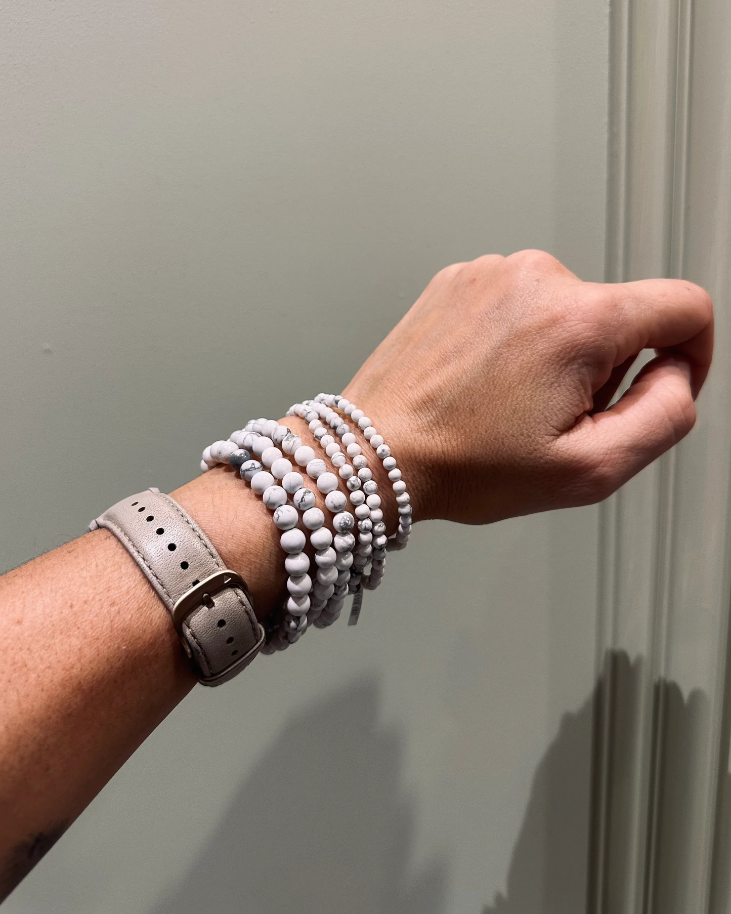 Pulsera de bolas de Howlita 