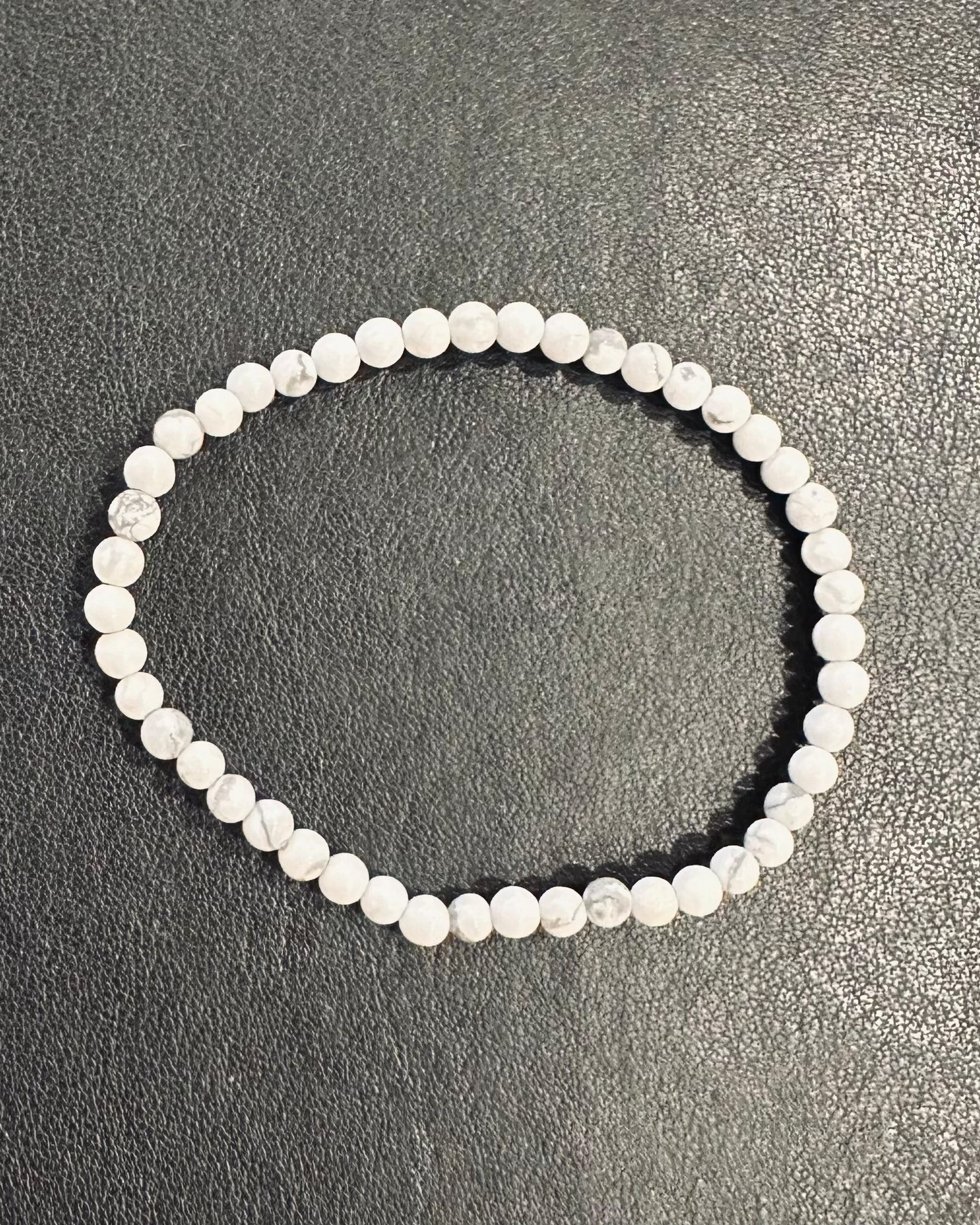 Pulsera de bolas de Howlita 