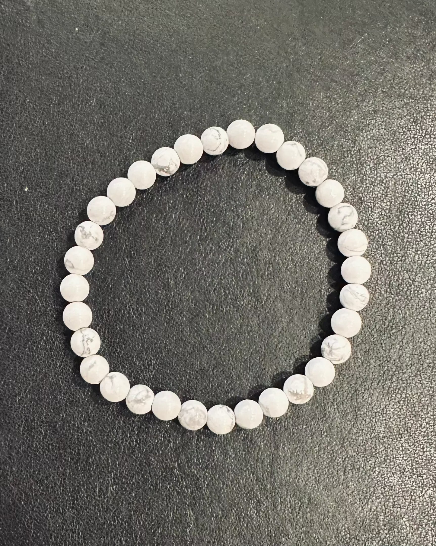 Pulsera de bolas de Howlita