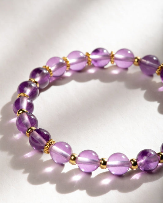 Pulsera dorada de minerales