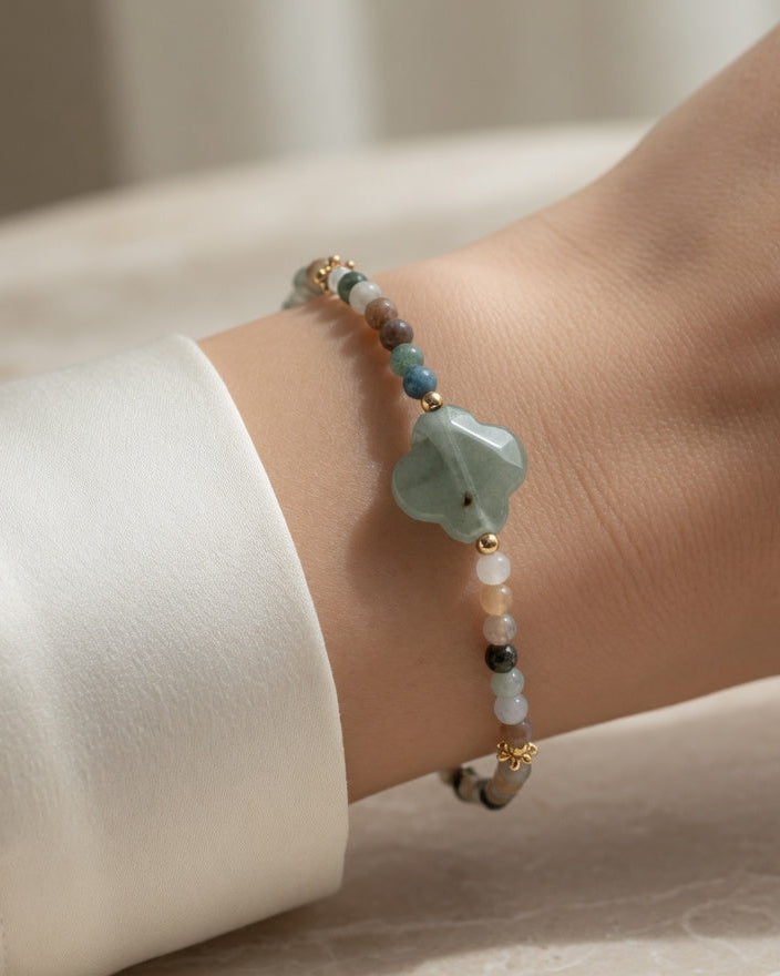 Pulsera rosalia dorada con minerales