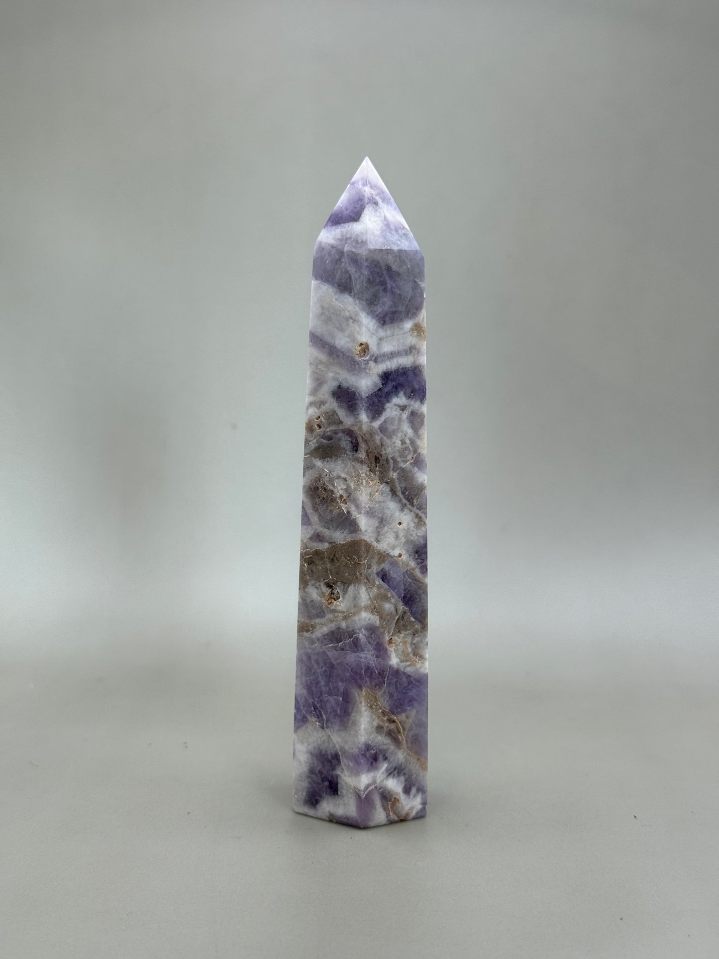 Punta generador de mineral de amatista chevron clara