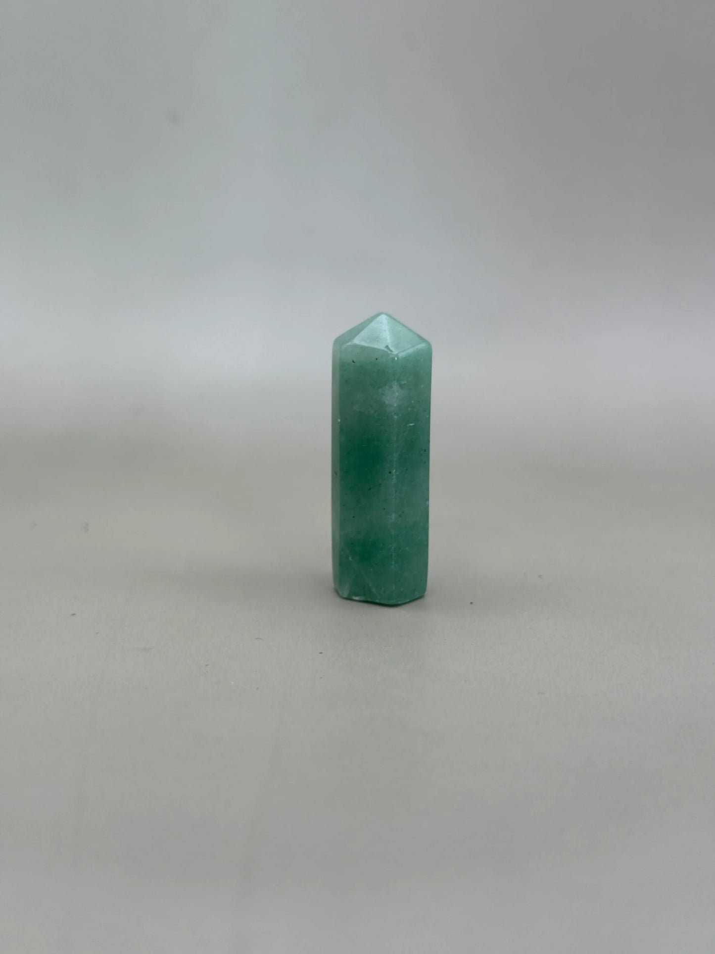 Punta generador de mineral de Cuarzo verde