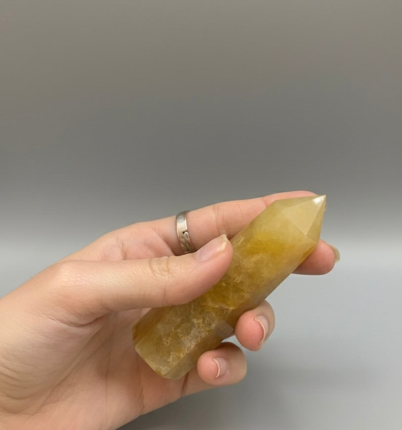 Punta generadora de mineral de golden healer o cuarzo hematite