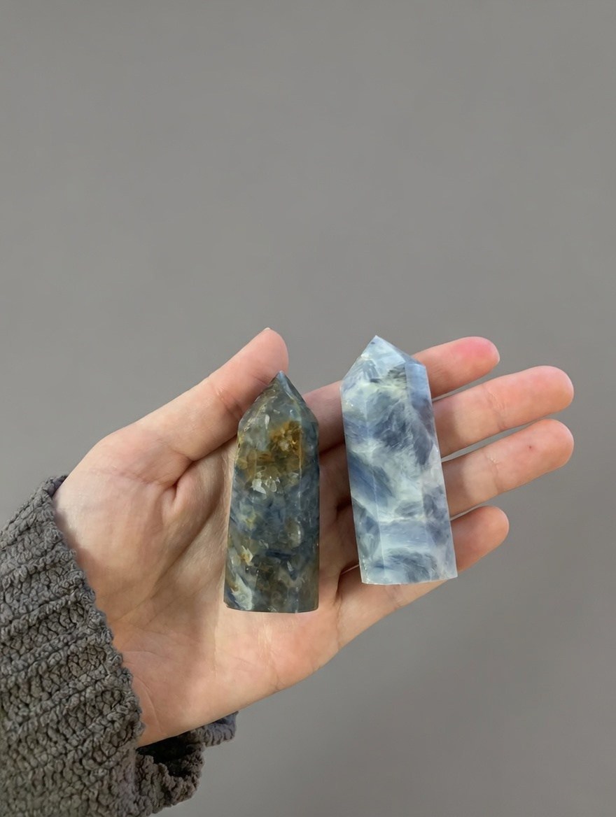 Punta generadora de cianita azul