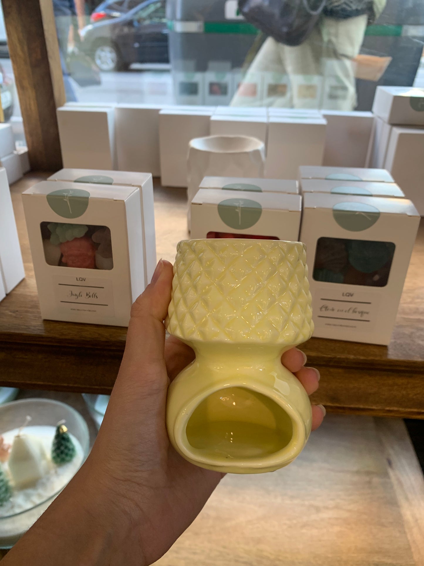 Quemador de esencia en color pastel