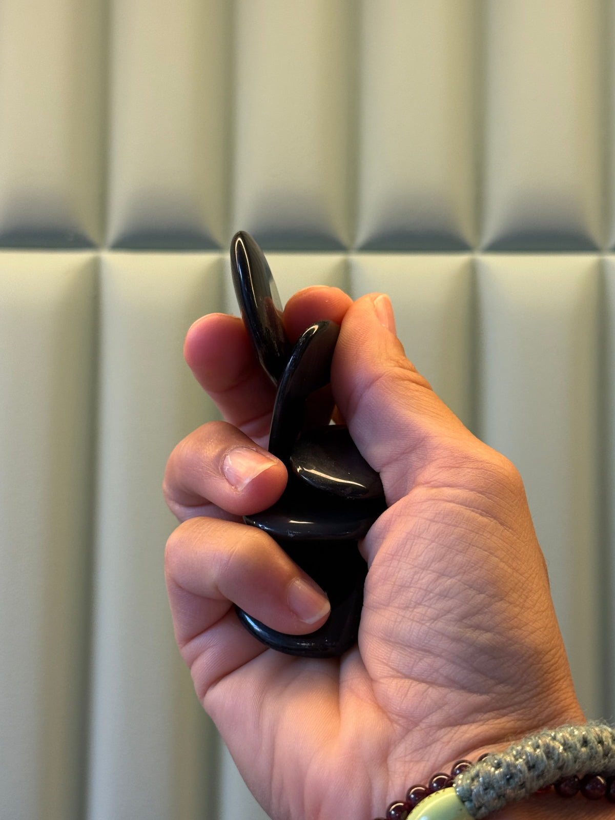 Rodado de mineral de obsidiana