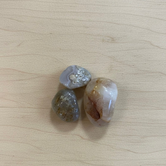 Rodado de mineral de ágata flor