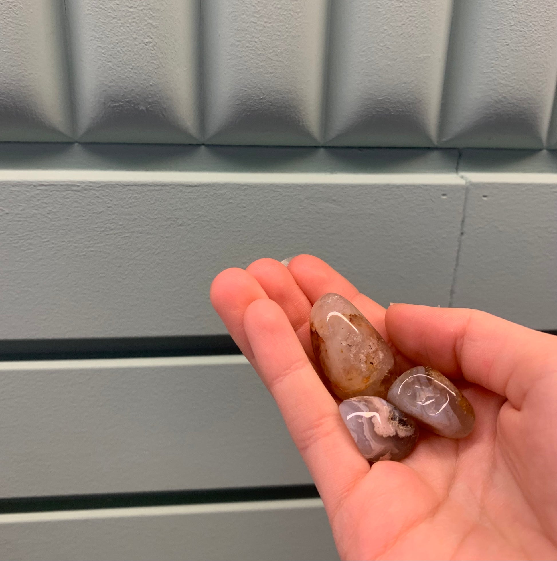 Rodado de mineral de ágata flor