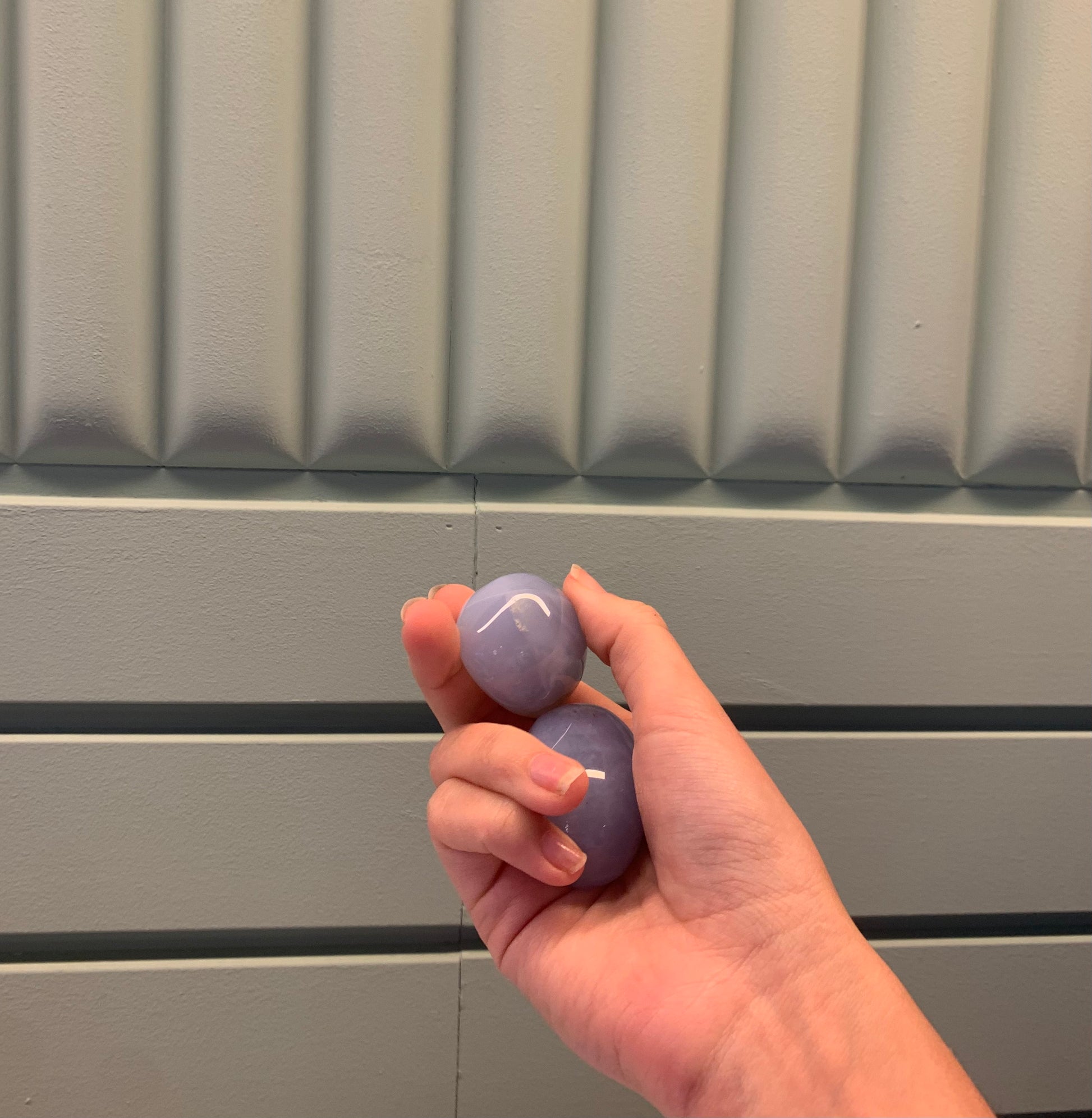 Rodado de mineral de calcedonia azul