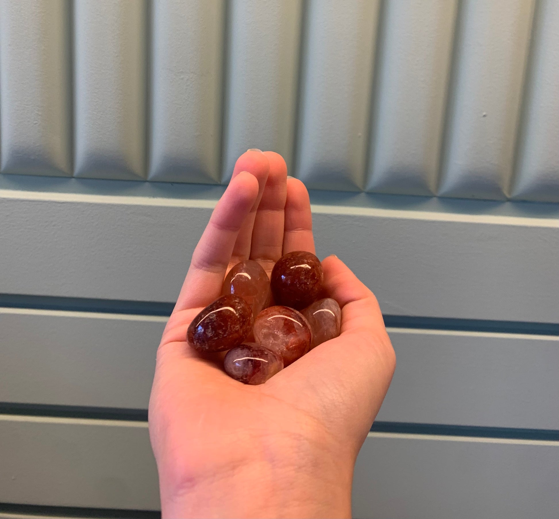 Rodado de mineral de cuarzo fuego