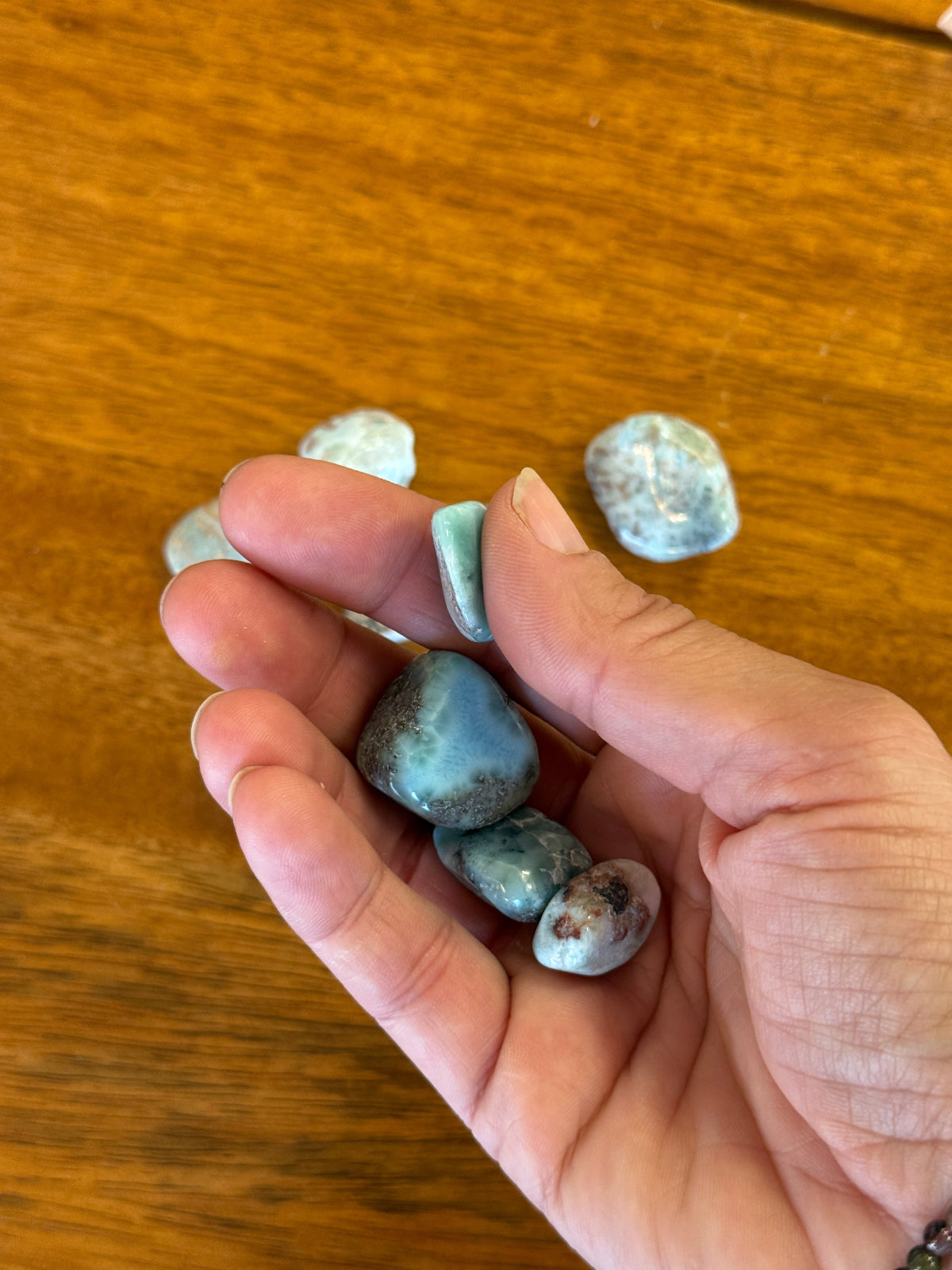 Rodado de mineral de larimar 