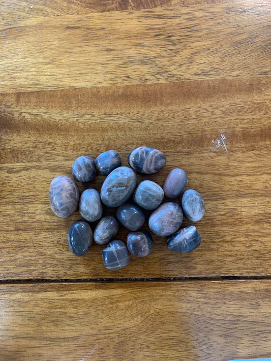 Rodado de piedra sol negra