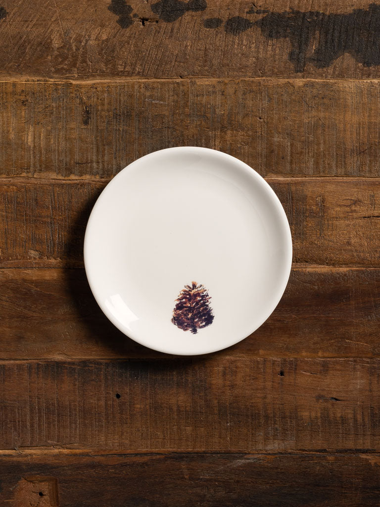 Plato de desayuno o postre otoño en el bosque